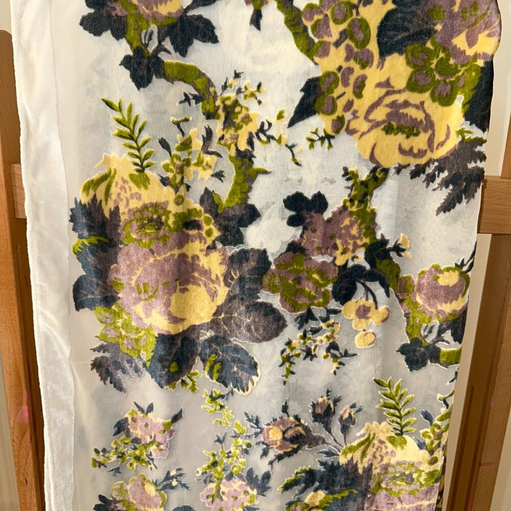 Stunning Velvet Burnout Stoll Shawl Wrap Scarf from Anthropologie Cream Soft